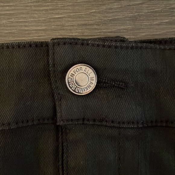 7 For All Mankind - Picture 5 of 11